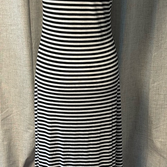 Asymmetrical lightweight sz lg dress - Picture 2 of 2